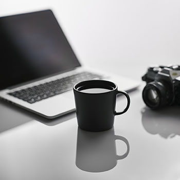 尸王永存冰原无泪，逐《雄狮》入击