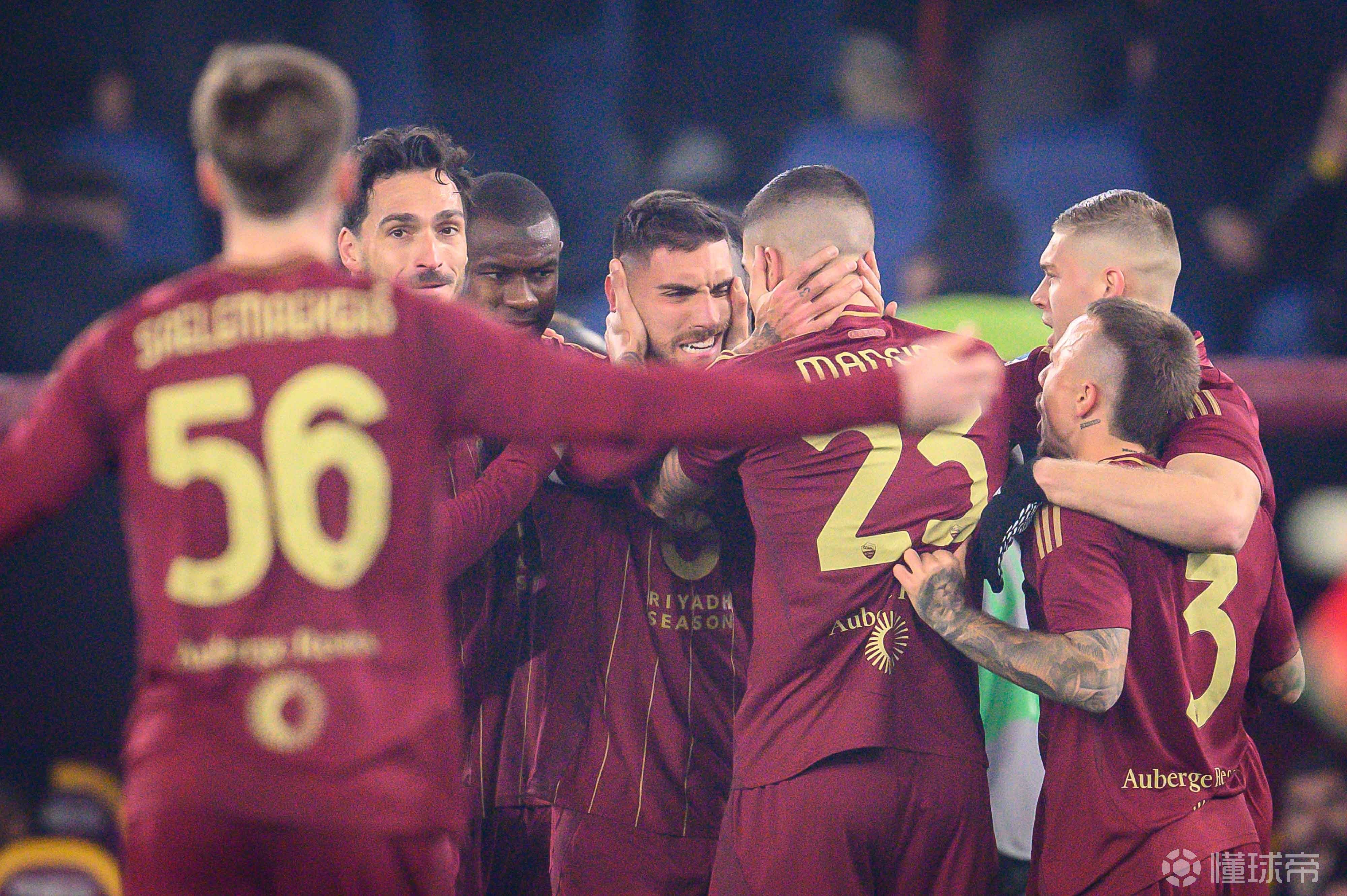 欧洲各国顶尖球队展开激烈较量，呈现出不可预测的结果的简单介绍