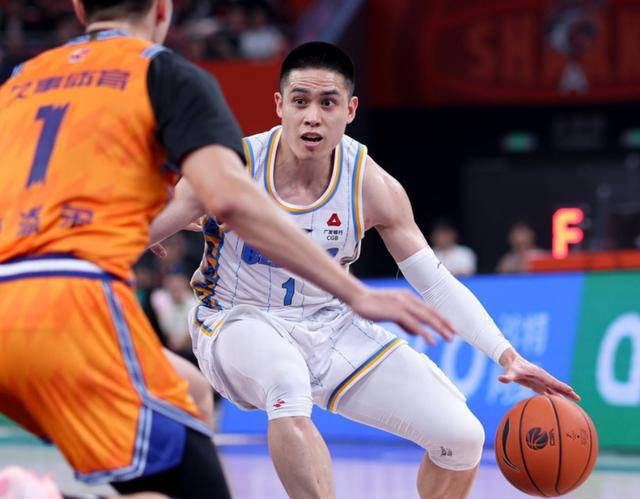 俄罗斯选手稳坐领先位置，毫不畏惧