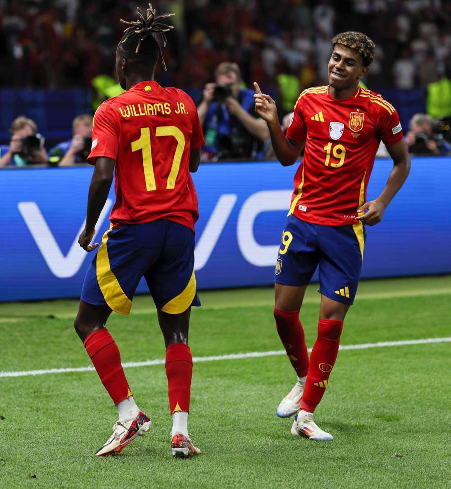 包含经久不衰的欧洲足球战役，激情澎湃的词条