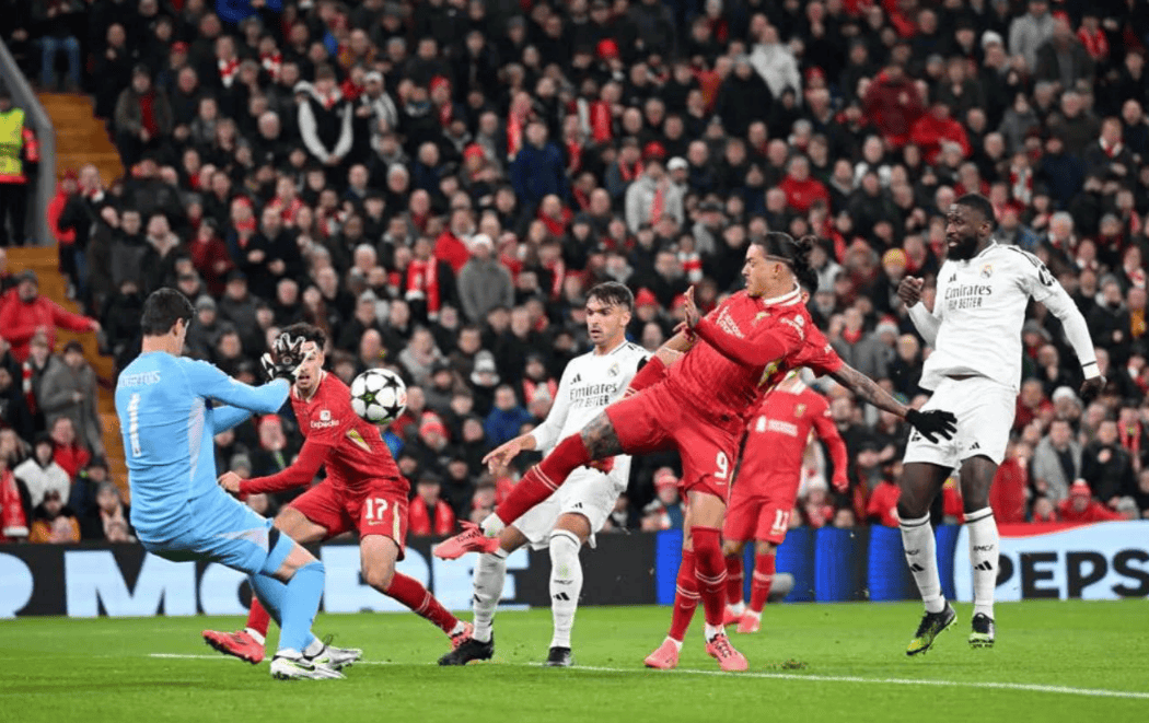 利物浦逆转取胜，卫冕冠军展现实力的简单介绍