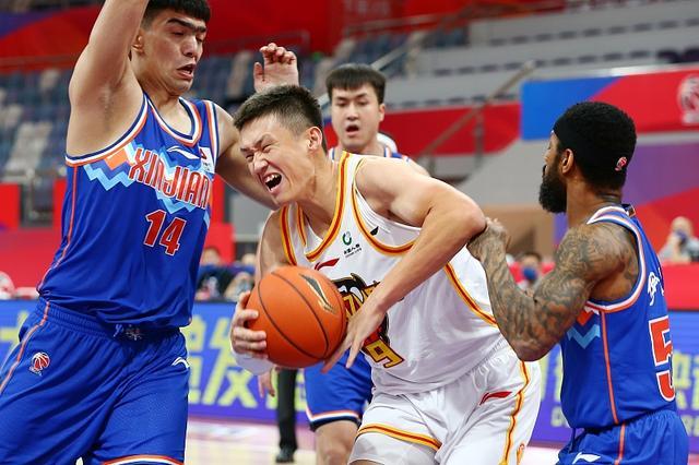 河北男篮以小胜告终，精湛技术耀眼
