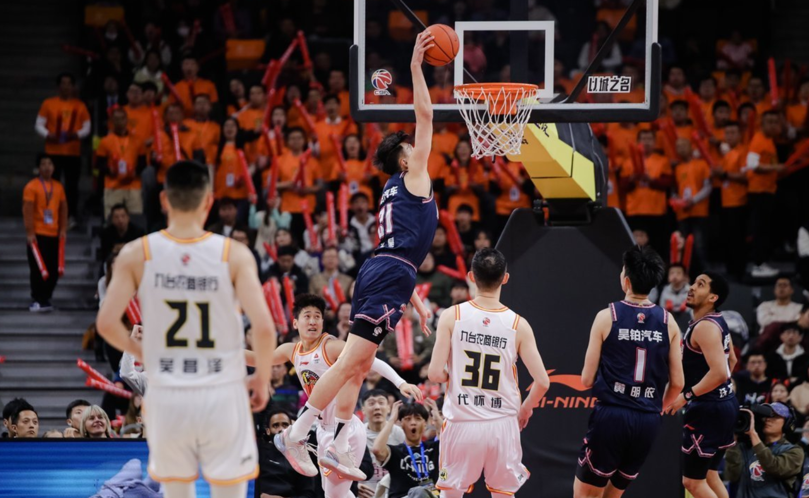 河南男篮客场大胜四川，壮大士气