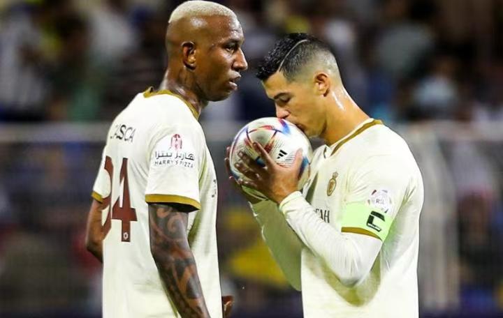 斯图加特主教练心情大好，球队期待胜利的简单介绍