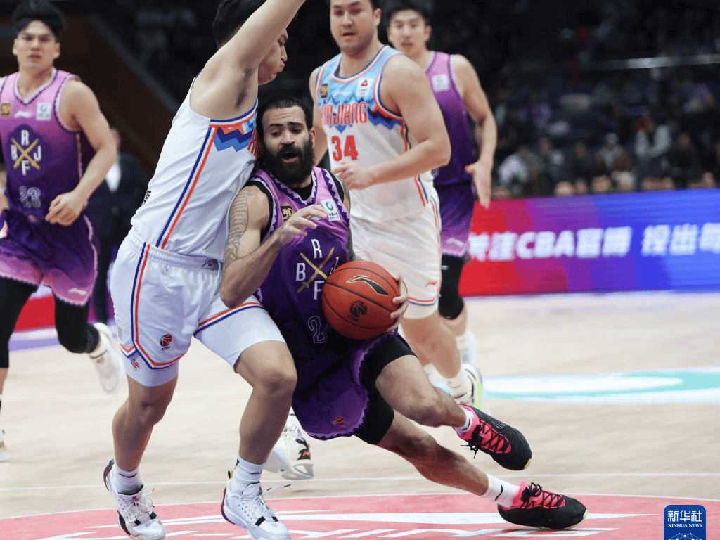 职业篮球比赛疯狂进行，悬念回味无穷的简单介绍