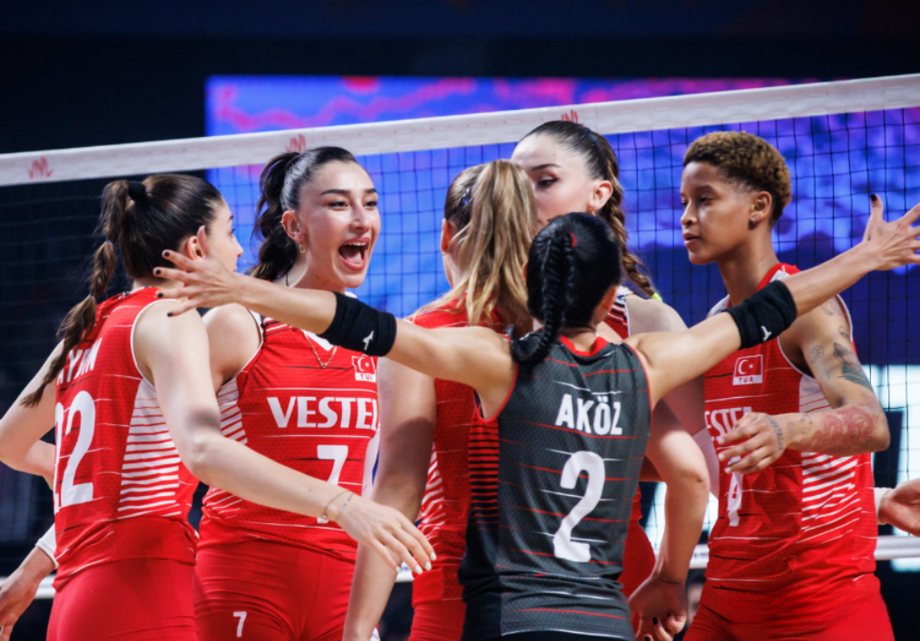 关于波兰队逆转土耳其，成功晋级欧国大赛四分之一决赛的信息