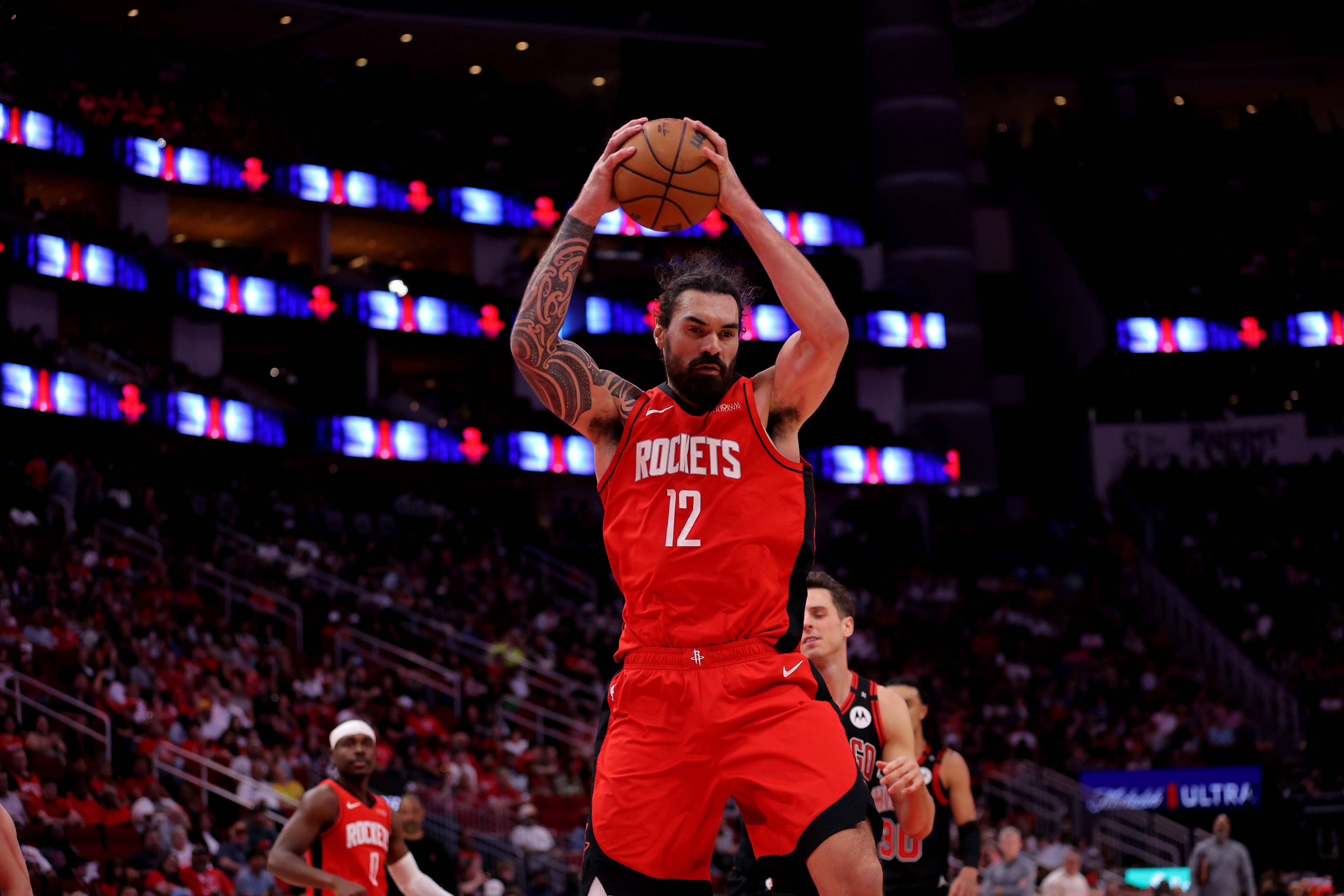 火箭队遭遇失利，球员面临调整压力