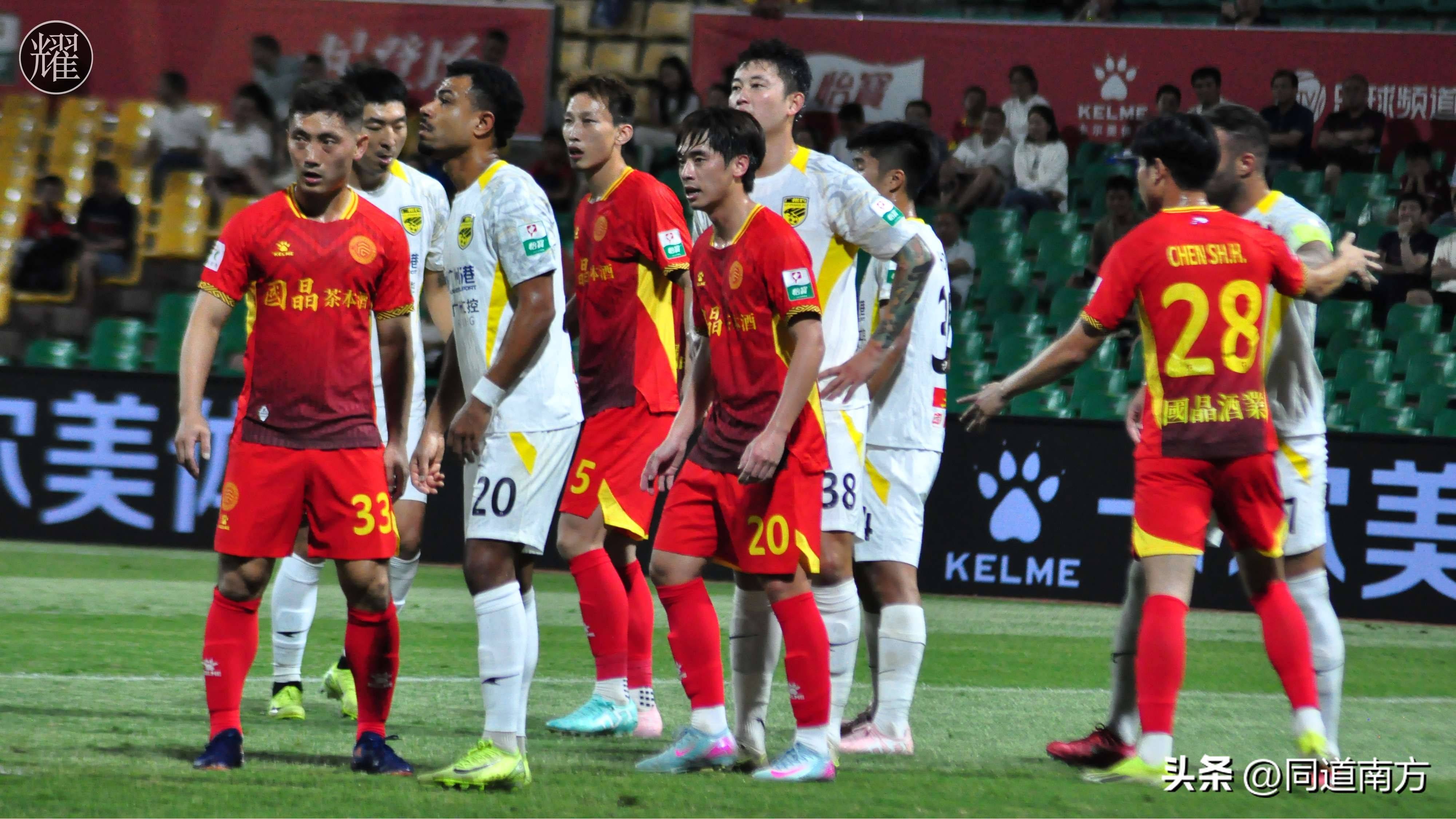 全力以赴的比赛展示球员实力