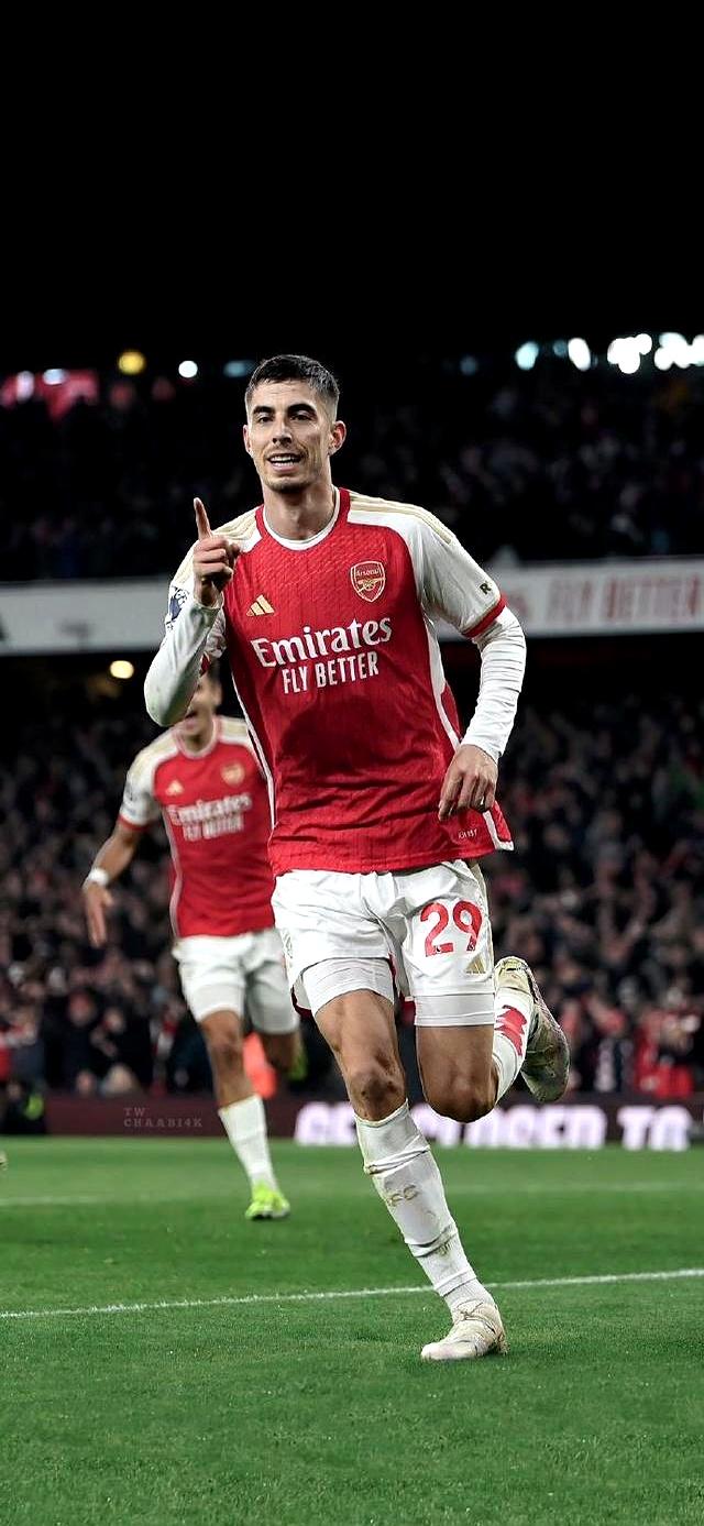 包含阿森纳前锋状况复杂，英超射手之争引人关注的词条