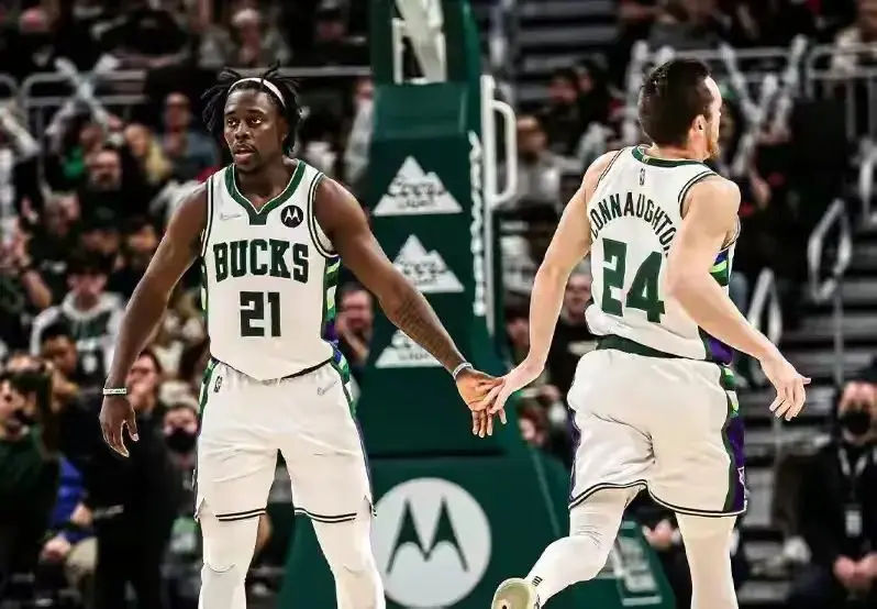 包含谁能统治赛场？实力对比，谁能夺冠？的词条