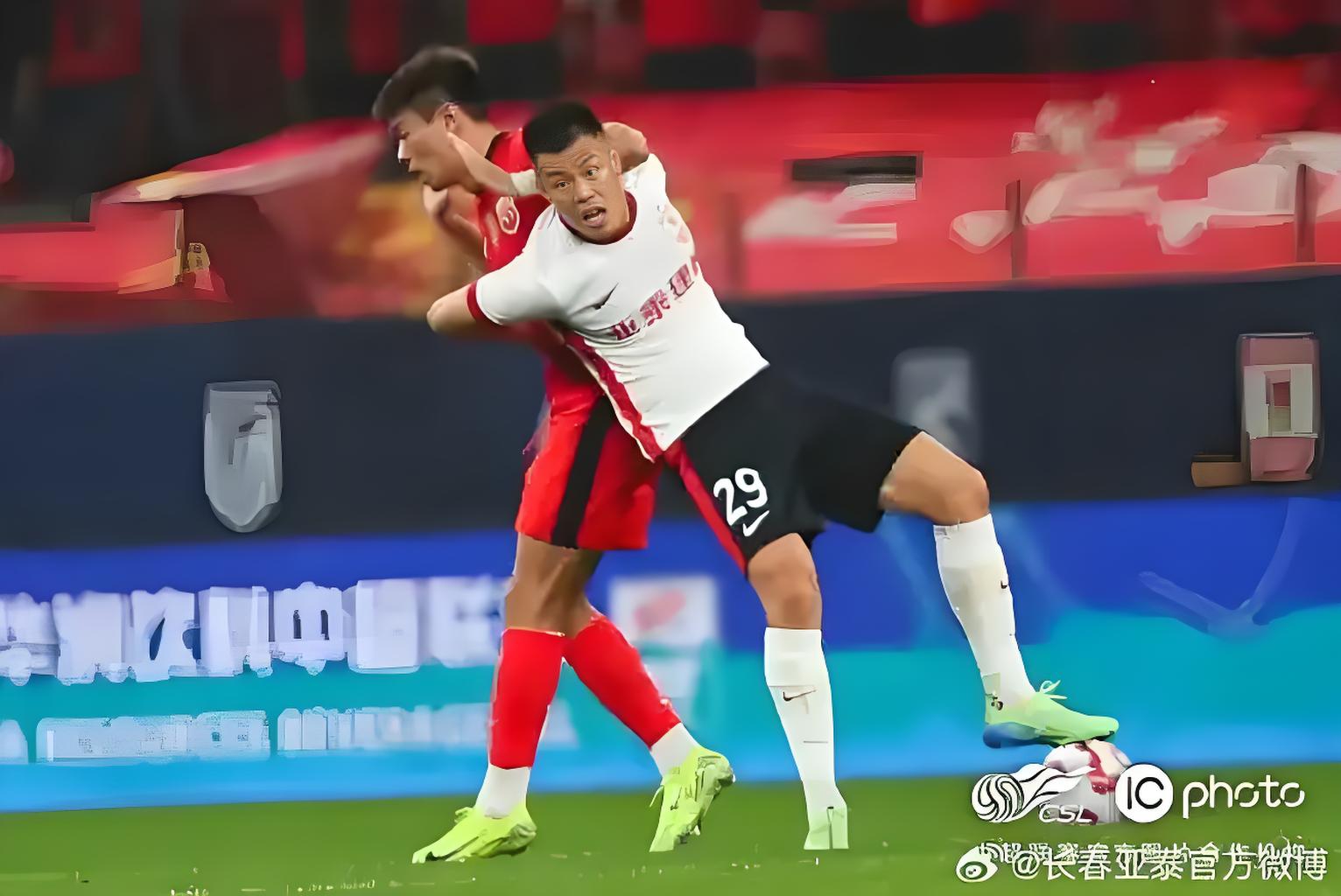 长春亚泰队攻守兼备，一风吹拂赢得胜利的简单介绍