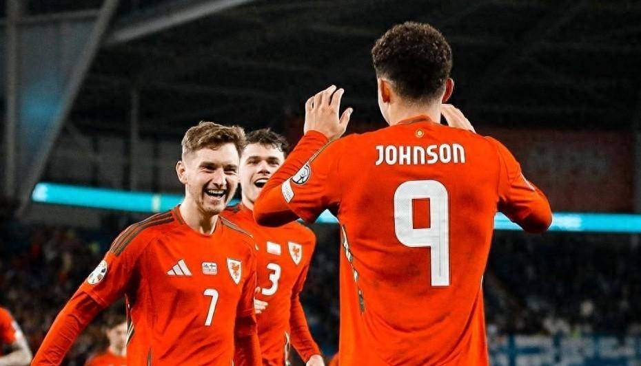 包含波兰国家队淘汰对手晋级欧洲一级赛事的词条