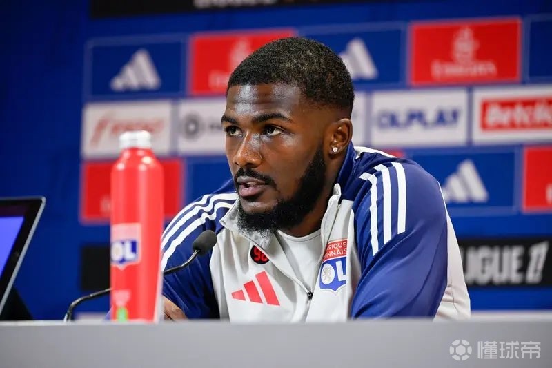 里昂中场实力派球员回归，球队士气大增