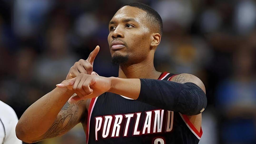 开拓者主场取得连胜，利拉德主攻破敌