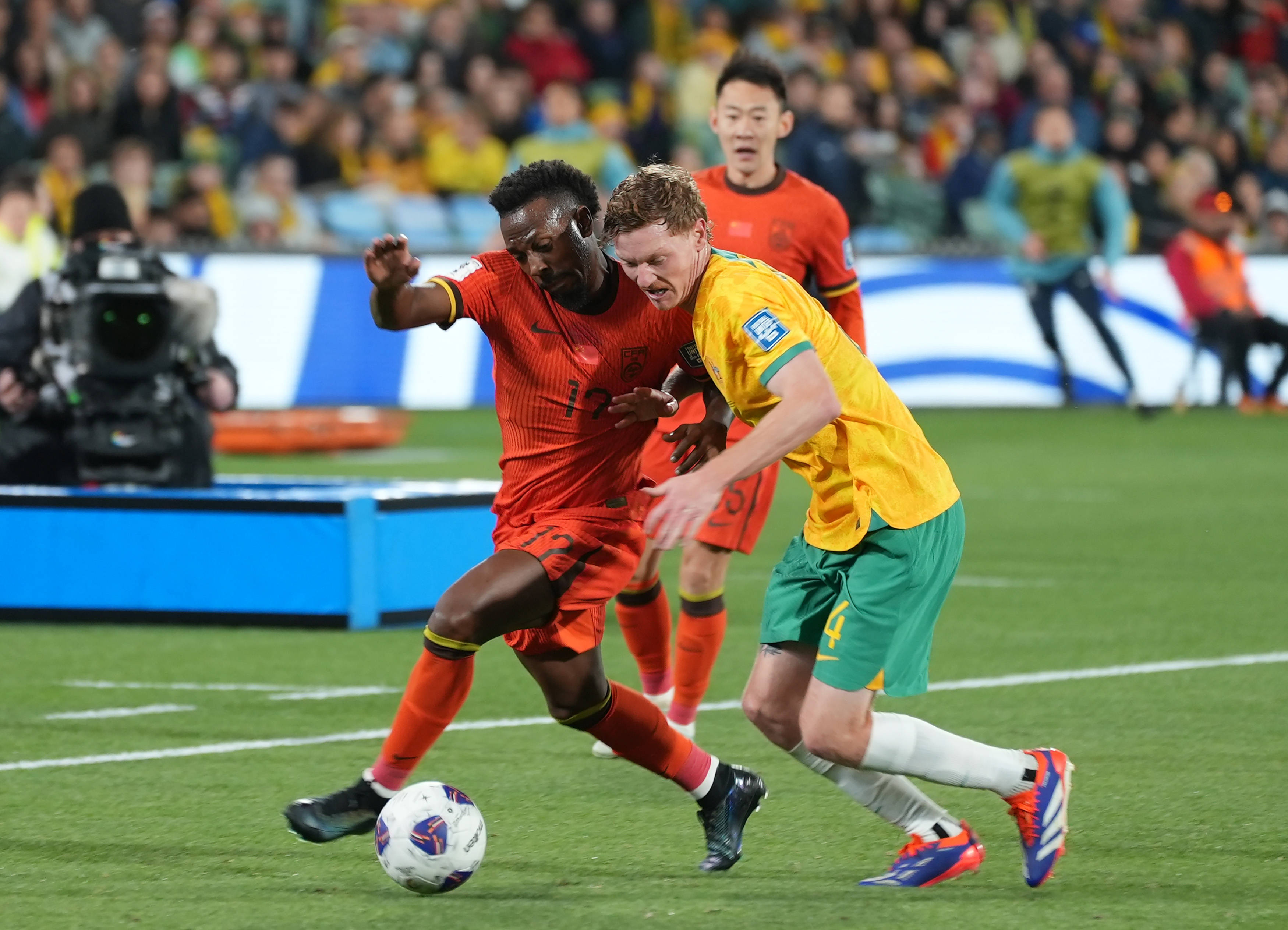 包含澳洲篮球赛季开幕，全球瞩目国际赛事盛况的词条