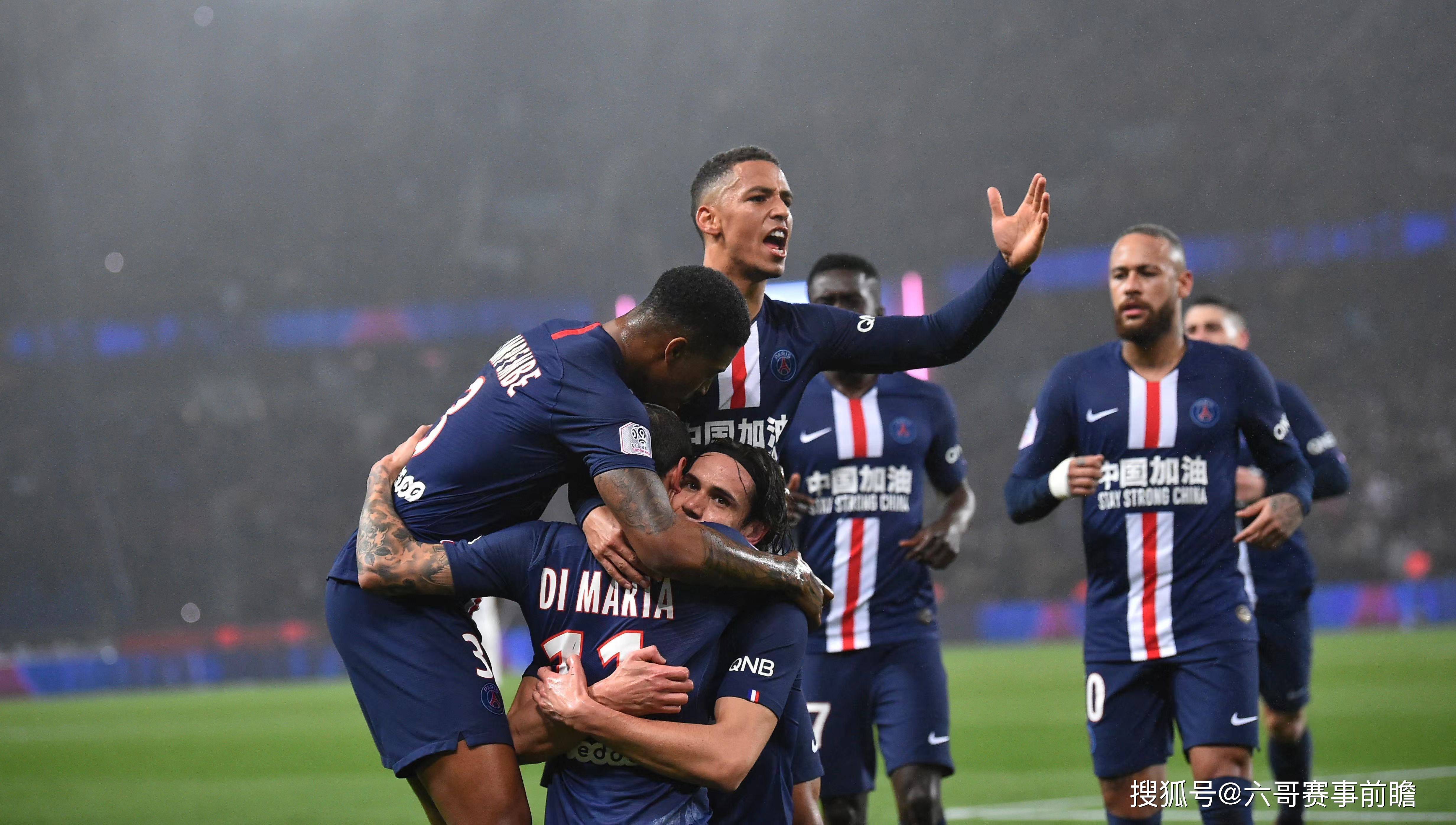 法国队在主场比赛中遭遇失败