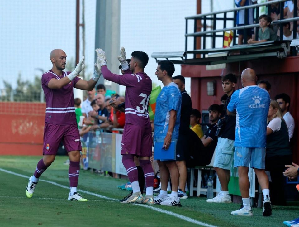 包含西班牙大胜神奇，欧锦赛潜力股燃烧的词条