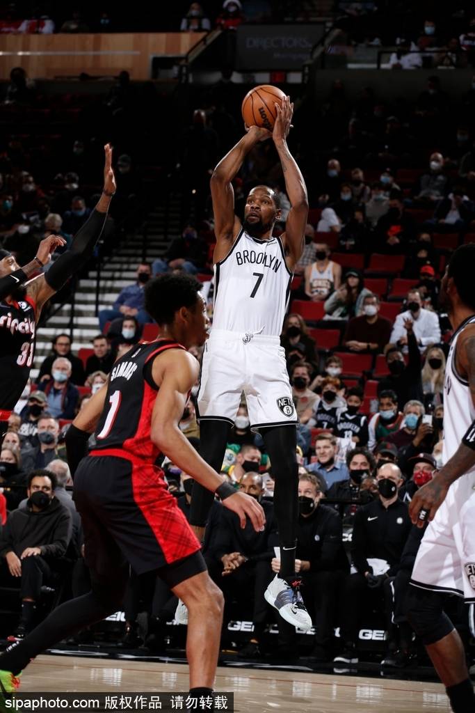 篮网主场取胜开拓者，杜兰特表现出色