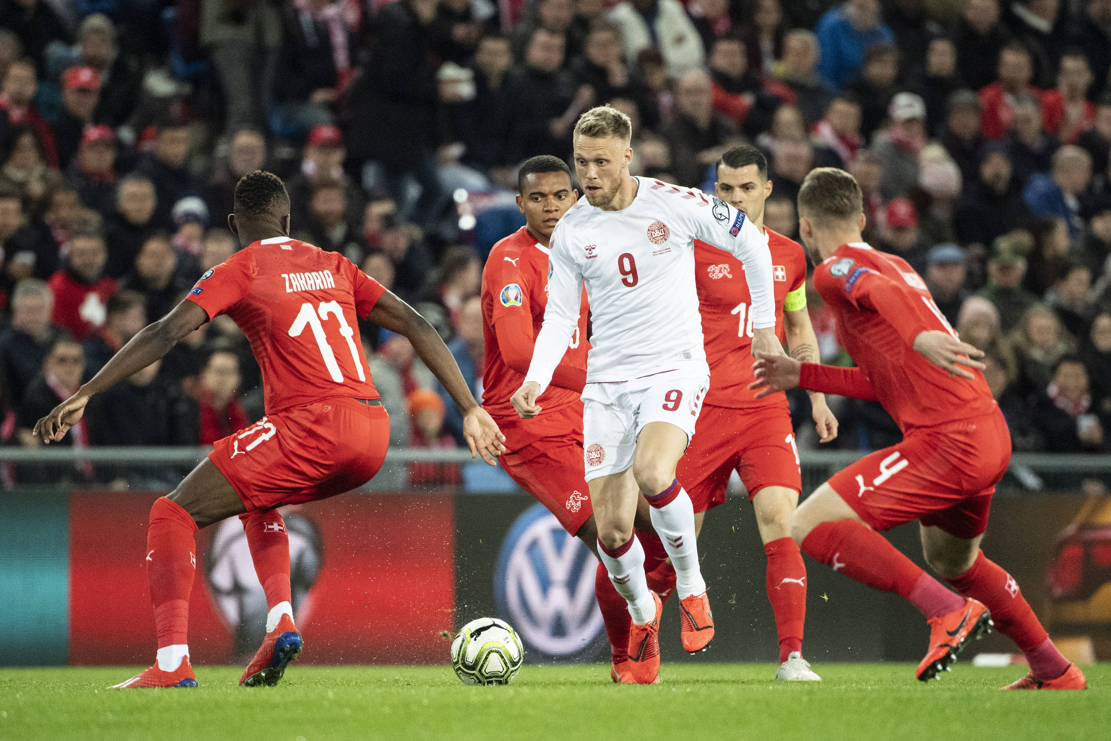 比利时队在欧预赛中战绩斐然，竞争加剧的简单介绍