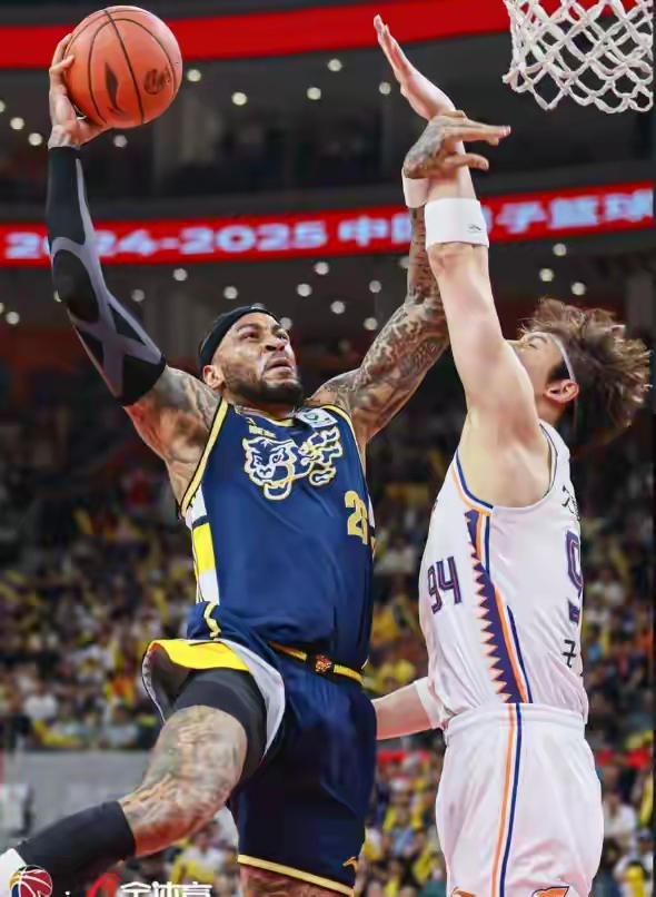 山西队在主场轻松获胜，展现出强大实力的简单介绍