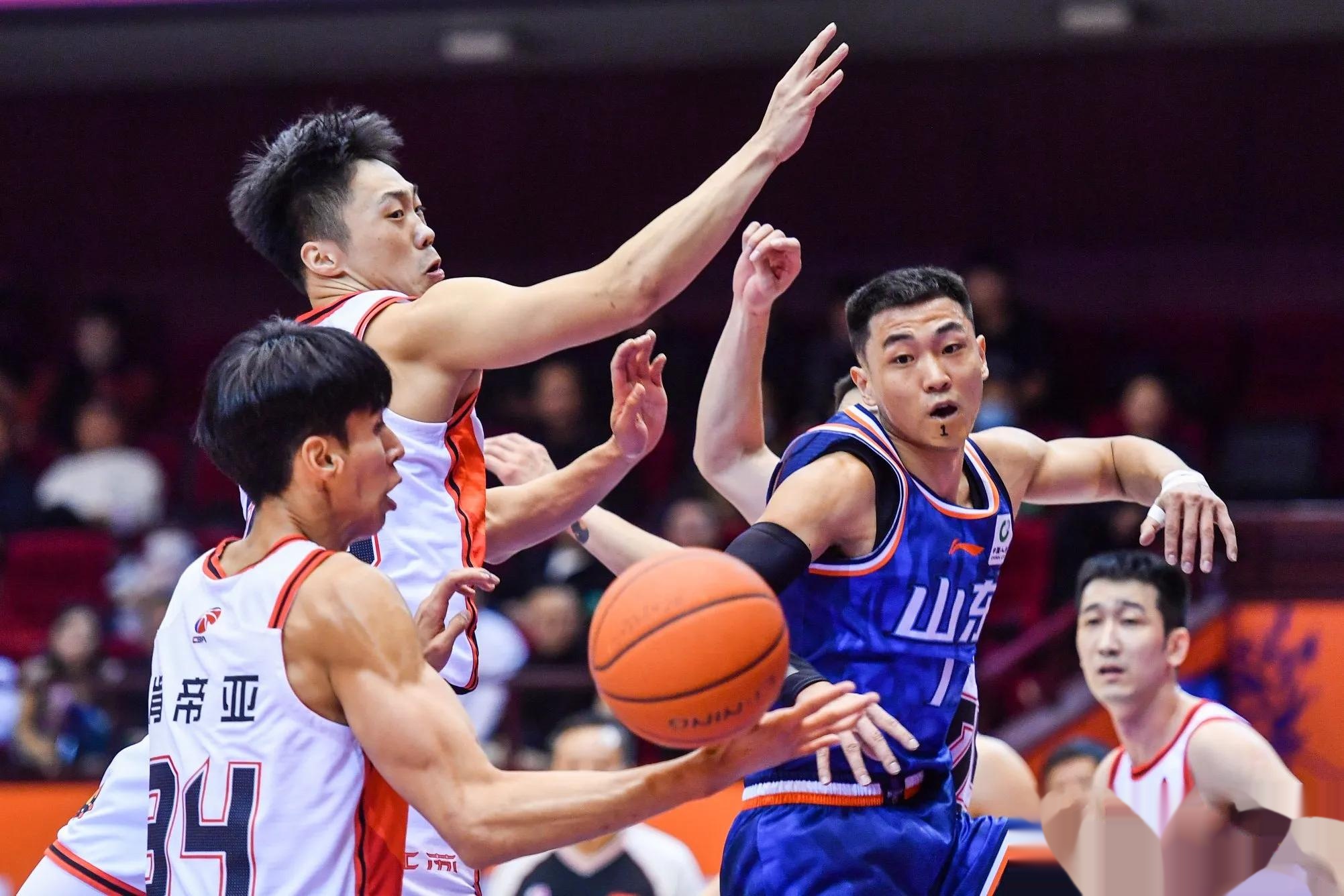 山西队在主场轻松获胜，展现出强大实力的简单介绍