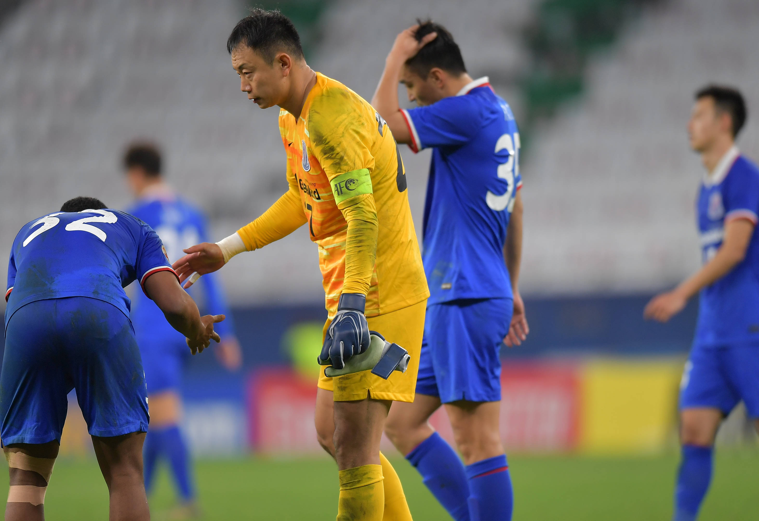 上港主场大胜鲁能，势如破竹的简单介绍