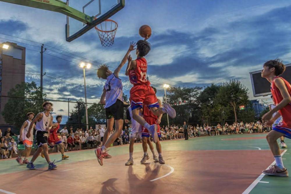 关于最新篮球比赛调动观众情绪，吸引投注及欢乐的信息