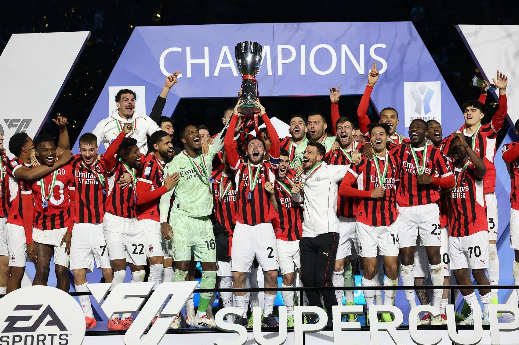 意甲：AC米兰展现出色状态，迎战热刺的简单介绍