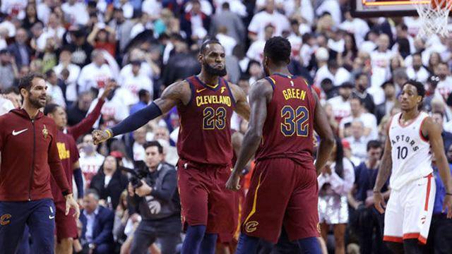 猛龙狂飙致胜，逆袭晋级