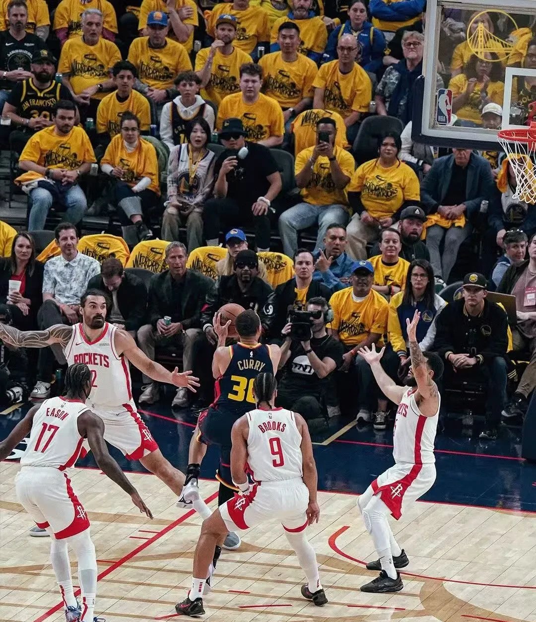 火箭险胜马刺，重返胜轨