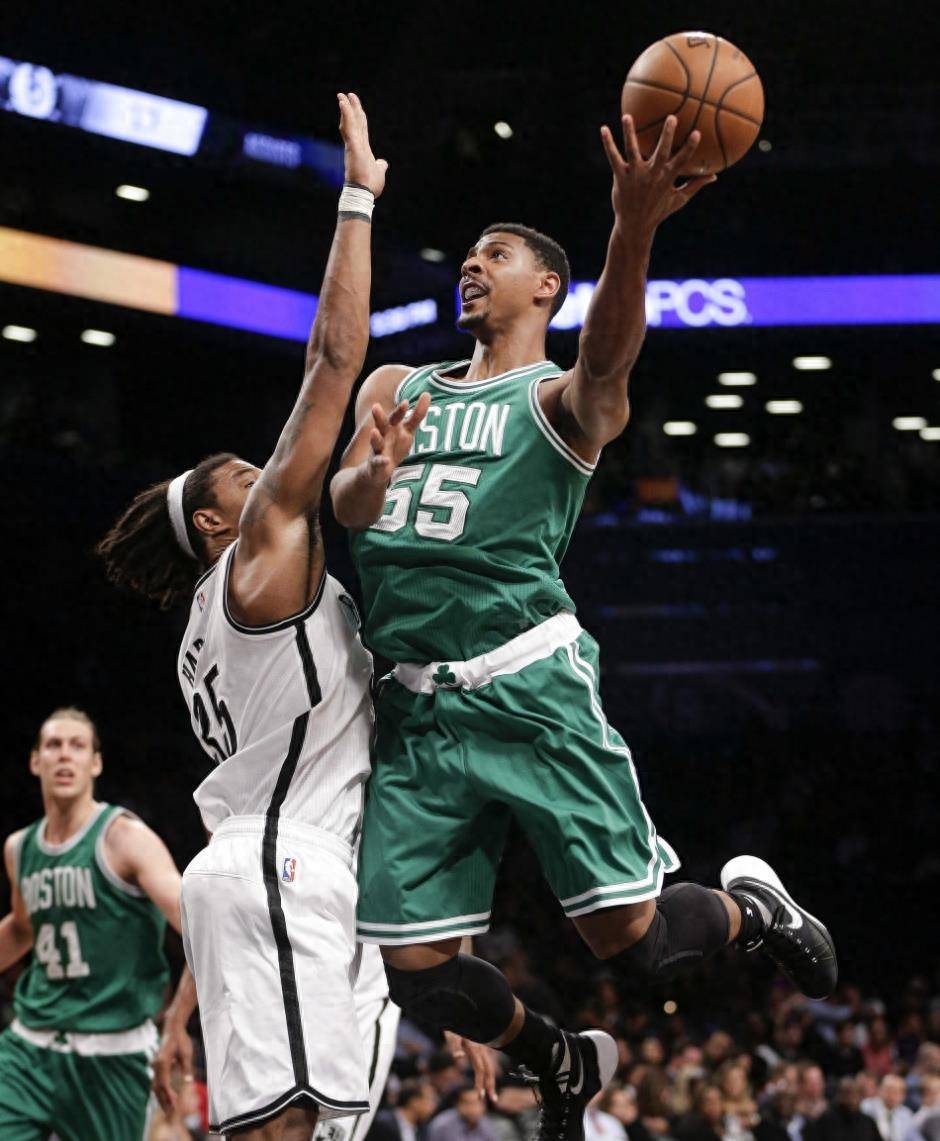 凯尔特人客场挫败篮网，喜迎胜利